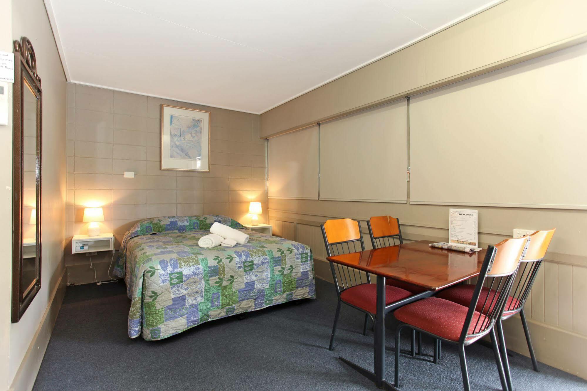 Tandara Hotel Motel Sarina Exteriér fotografie